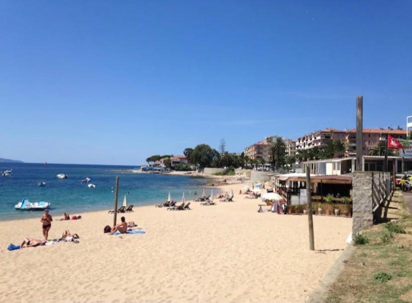 Ajaccio magnifique T2 37m2 centre ville vue mer au bord de la plage Neuf 4 couchages balcon parking privé fermé Clim wifi Esterno foto