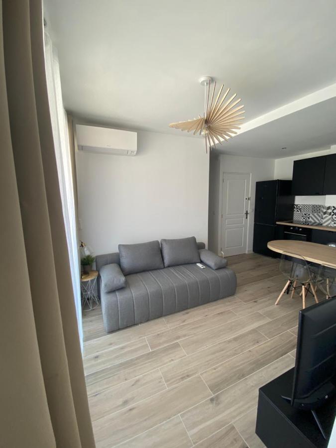Ajaccio magnifique T2 37m2 centre ville vue mer au bord de la plage Neuf 4 couchages balcon parking privé fermé Clim wifi Esterno foto