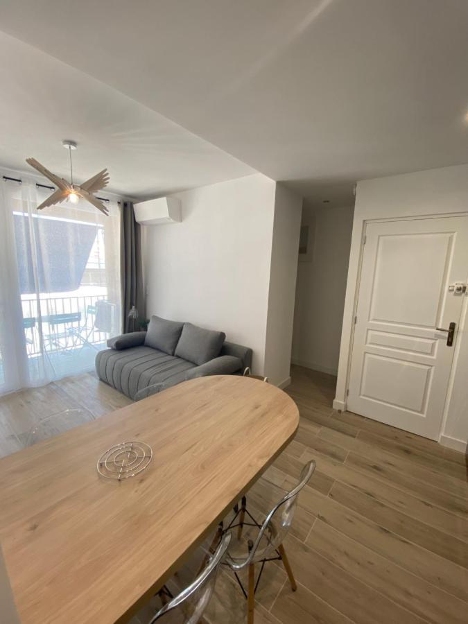 Ajaccio magnifique T2 37m2 centre ville vue mer au bord de la plage Neuf 4 couchages balcon parking privé fermé Clim wifi Esterno foto