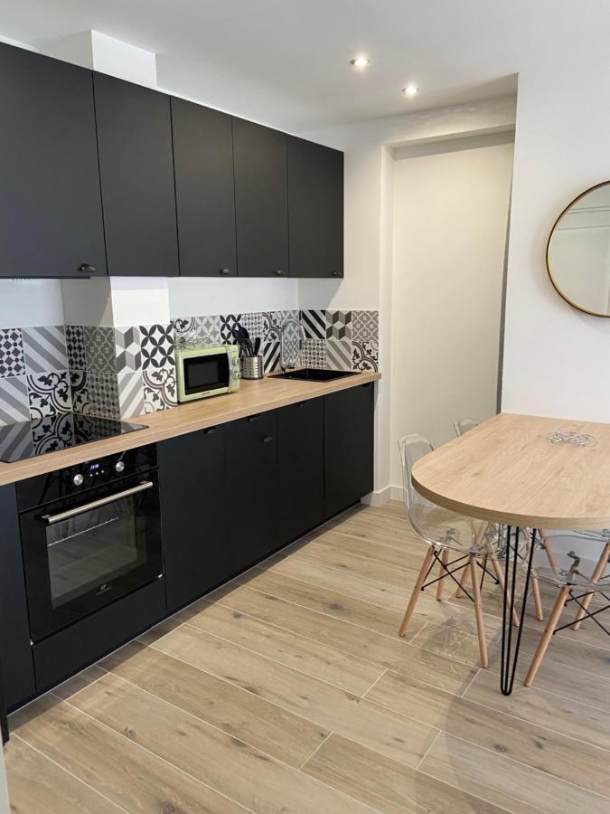 Ajaccio magnifique T2 37m2 centre ville vue mer au bord de la plage Neuf 4 couchages balcon parking privé fermé Clim wifi Esterno foto