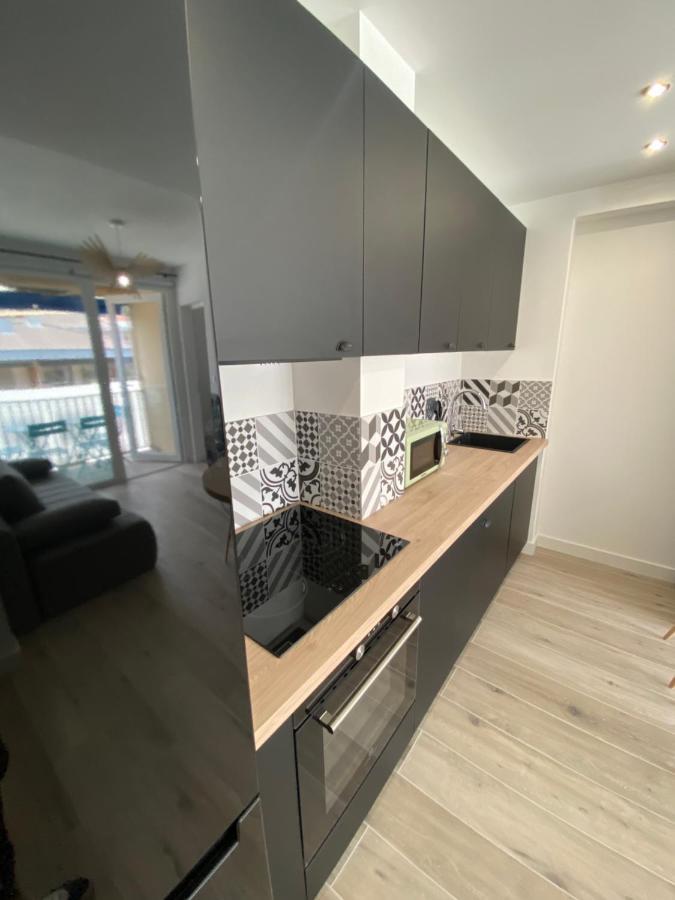 Ajaccio magnifique T2 37m2 centre ville vue mer au bord de la plage Neuf 4 couchages balcon parking privé fermé Clim wifi Esterno foto