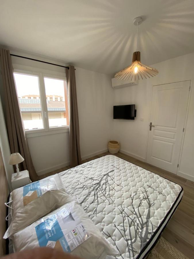 Ajaccio magnifique T2 37m2 centre ville vue mer au bord de la plage Neuf 4 couchages balcon parking privé fermé Clim wifi Esterno foto