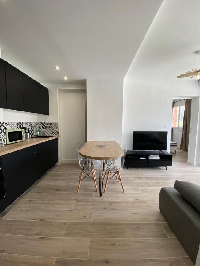 Ajaccio magnifique T2 37m2 centre ville vue mer au bord de la plage Neuf 4 couchages balcon parking privé fermé Clim wifi Esterno foto