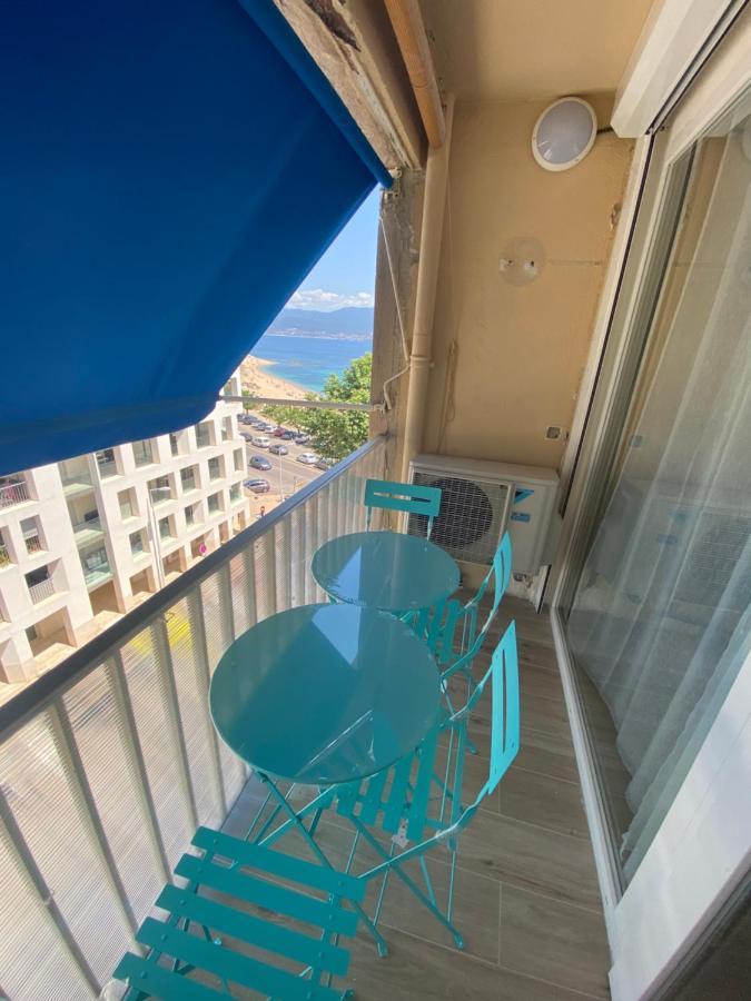 Ajaccio magnifique T2 37m2 centre ville vue mer au bord de la plage Neuf 4 couchages balcon parking privé fermé Clim wifi Esterno foto