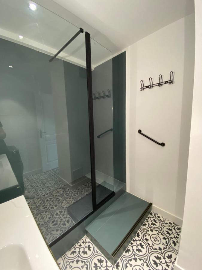 Ajaccio magnifique T2 37m2 centre ville vue mer au bord de la plage Neuf 4 couchages balcon parking privé fermé Clim wifi Esterno foto