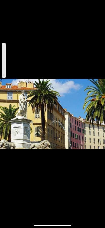 Ajaccio magnifique T2 37m2 centre ville vue mer au bord de la plage Neuf 4 couchages balcon parking privé fermé Clim wifi Esterno foto